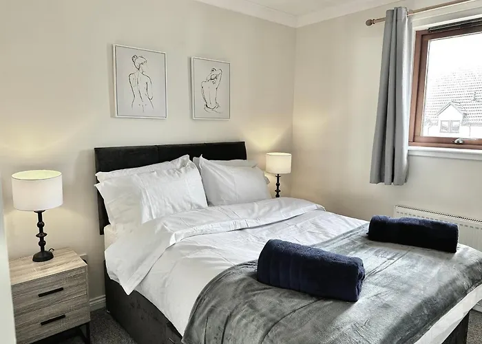 Riverview Apartment 2 Bed, 2 Bath, Free Parking / Wifi