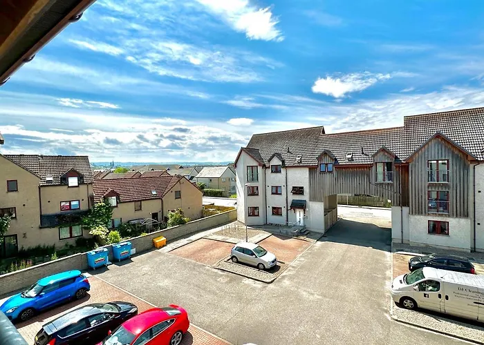 Riverview Apartment 2 Bed, 2 Bath, Free Parking / Wifi