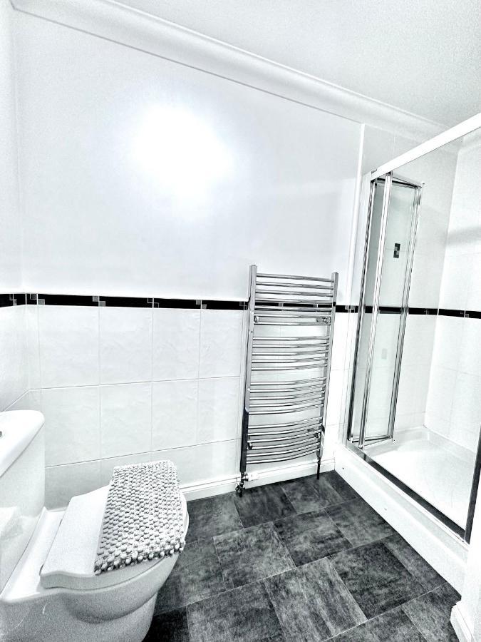 Riverview 2 Bed, 2 Bath, Free Parking / Wifi Apartment *